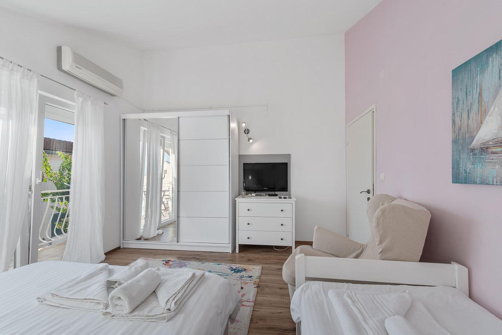 Apartments Petrina Свети-Филип-и-Яков Экстерьер фото