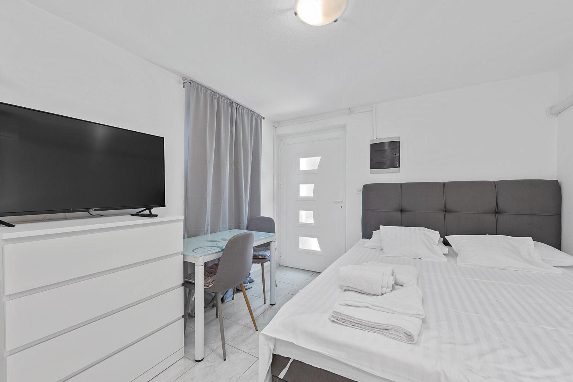 Apartments Petrina Свети-Филип-и-Яков Экстерьер фото