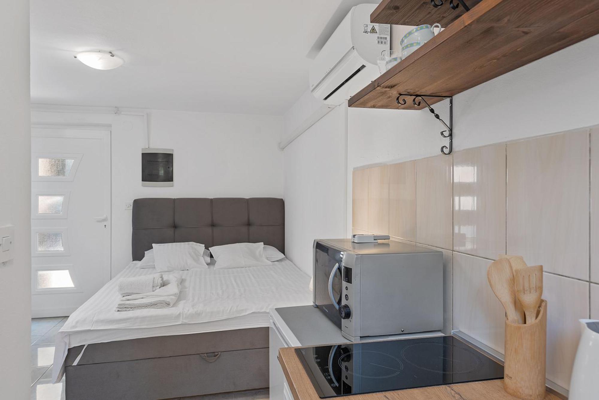 Apartments Petrina Свети-Филип-и-Яков Экстерьер фото