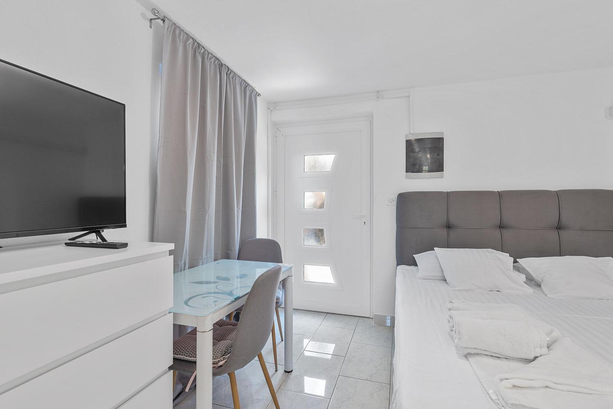 Apartments Petrina Свети-Филип-и-Яков Экстерьер фото